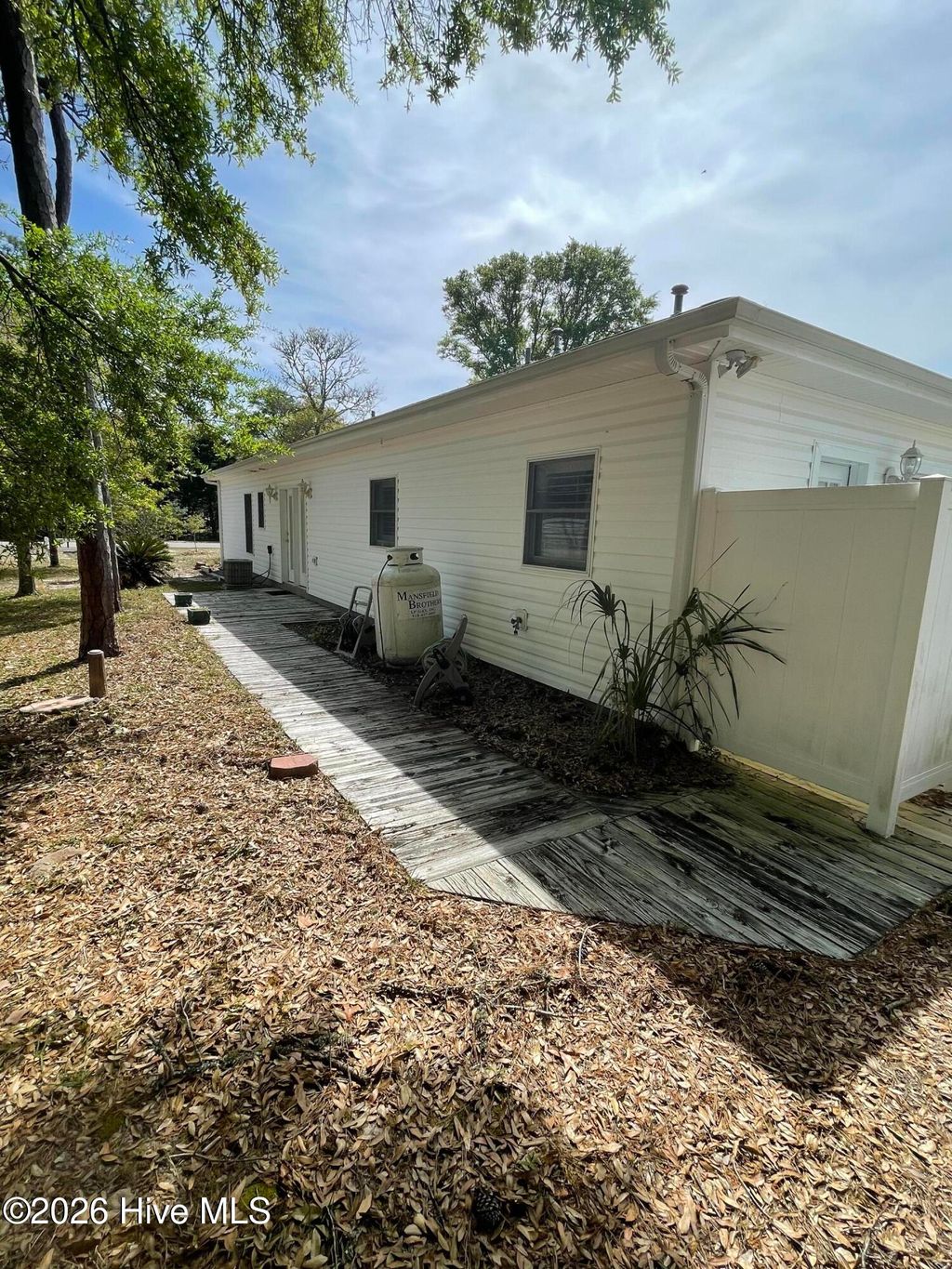 Photo of 1508 W Oak Island Drive, Oak Island, NC 28465 (MLS # 100567573)