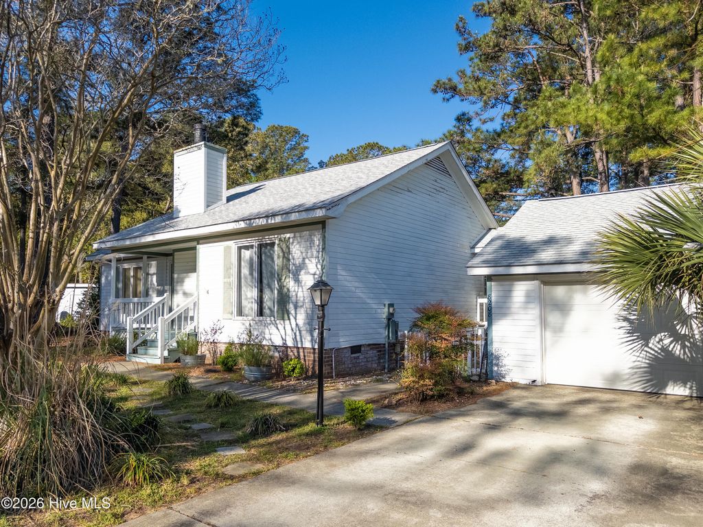 Photo of 8208 Schooner Place, Wilmington, NC 28412 (MLS # 100565099)