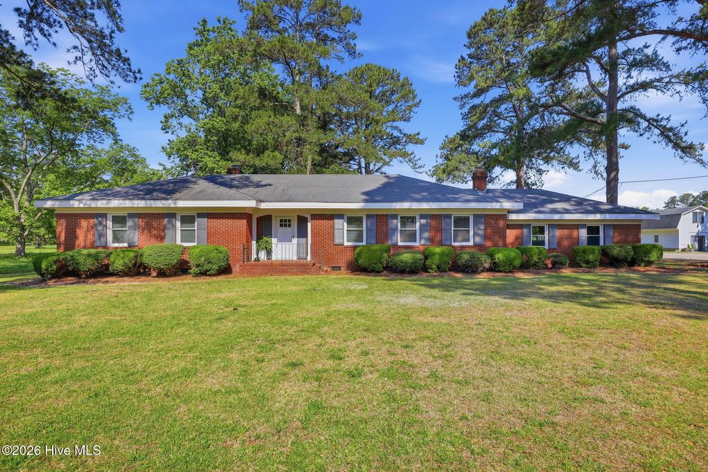 Photo of 1416 Clarksville Drive, Scotland Neck, NC 27874 (MLS # 100575335)