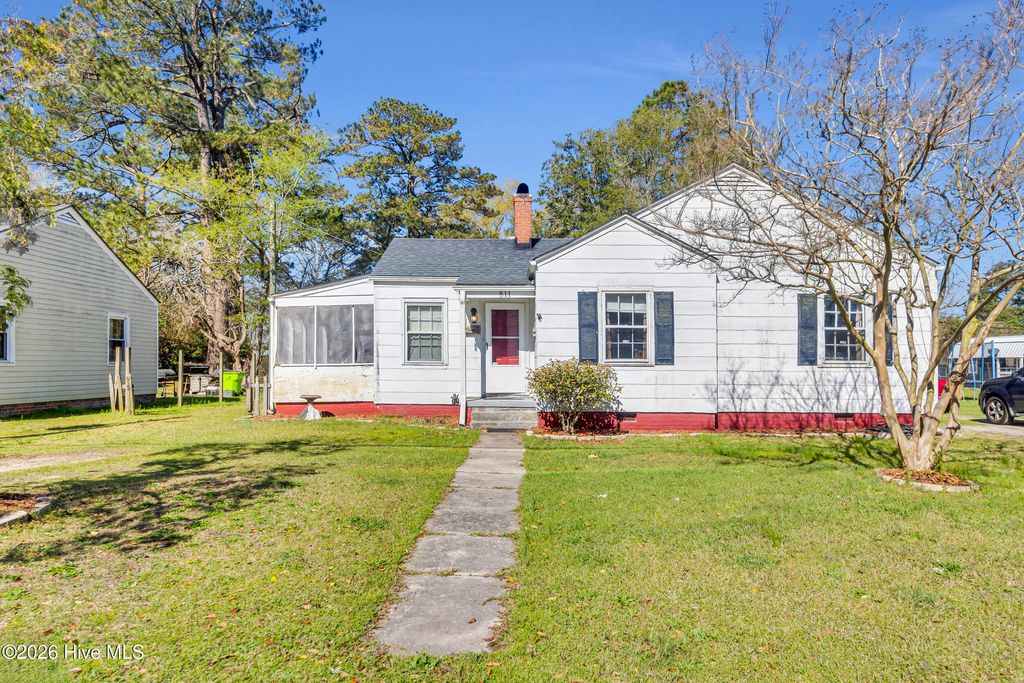 Photo of 811 Clark Avenue, New Bern, NC 28560 (MLS # 100561612)