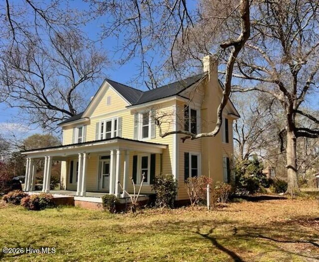 Photo of 105 W Wayne Street, Fremont, NC 27830 (MLS # 100548719)