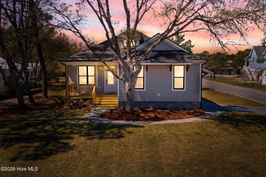 Photo of 141 NE 39th Street, Oak Island, NC 28465 (MLS # 100565030)