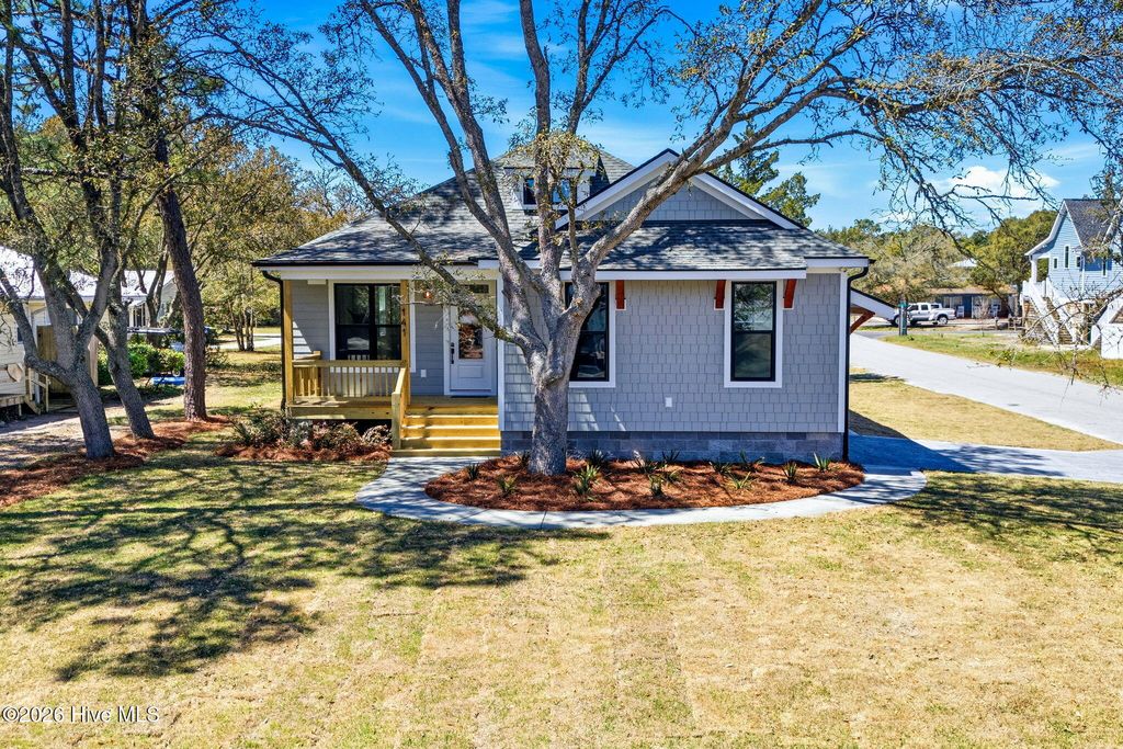 Photo of 141 NE 39th Street, Oak Island, NC 28465 (MLS # 100565030)