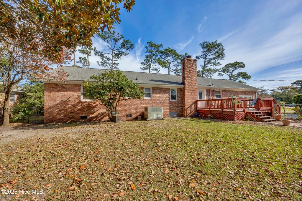 Photo of 214 Longstreet Drive, Wilmington, NC 28412 (MLS # 100541737)