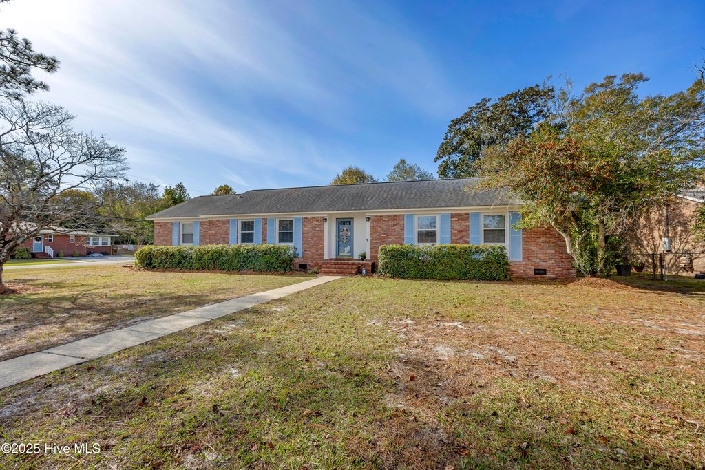 Photo of 214 Longstreet Drive, Wilmington, NC 28412 (MLS # 100541737)