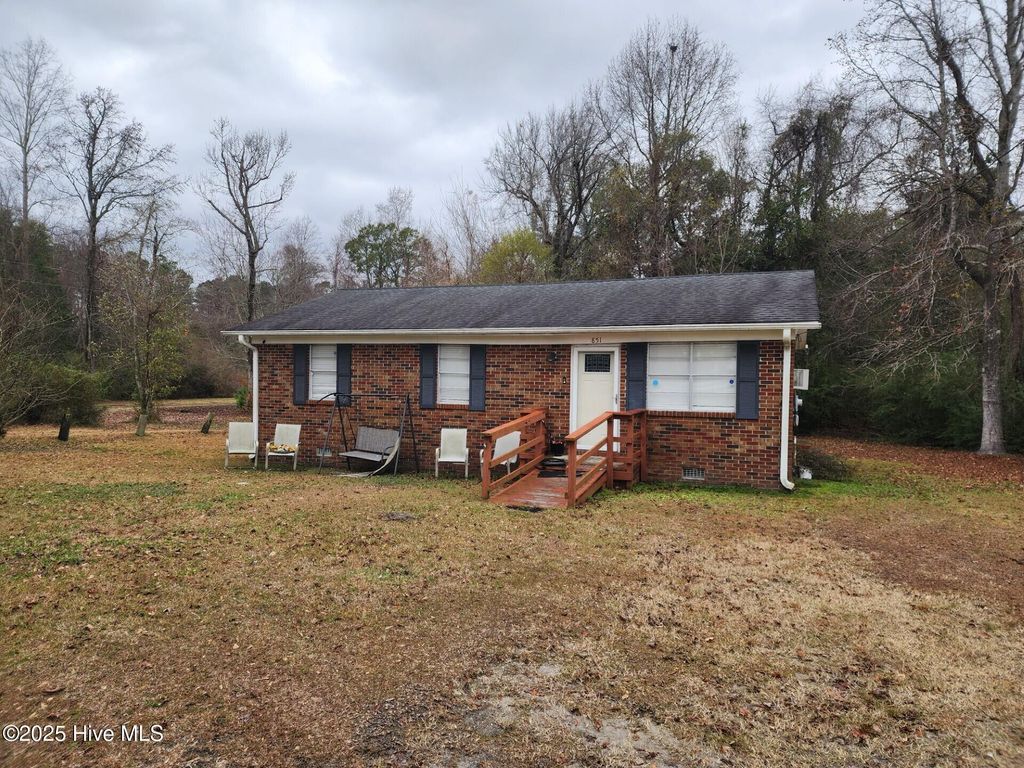 Photo of 851 Parkertown Road, Hubert, NC 28539 (MLS # 100544574)