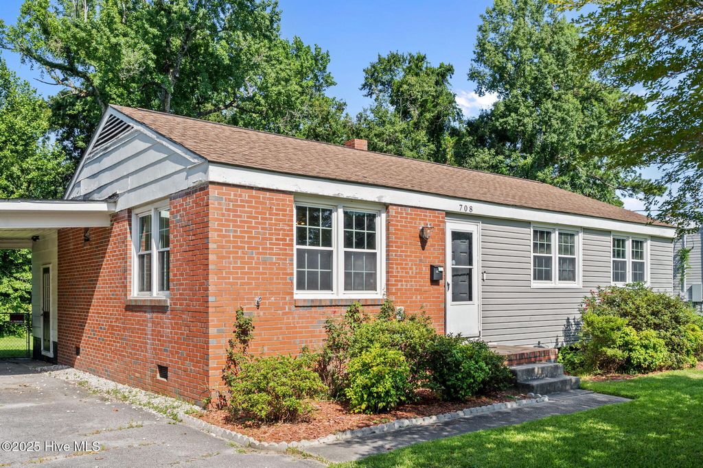 Photo of 708 Barn Street, Jacksonville, NC 28540 (MLS # 100519197)