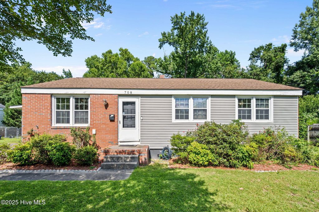 Photo of 708 Barn Street, Jacksonville, NC 28540 (MLS # 100519197)