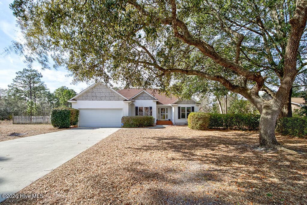 Photo of 714 Summit Drive, Southport, NC 28461 (MLS # 100553077)
