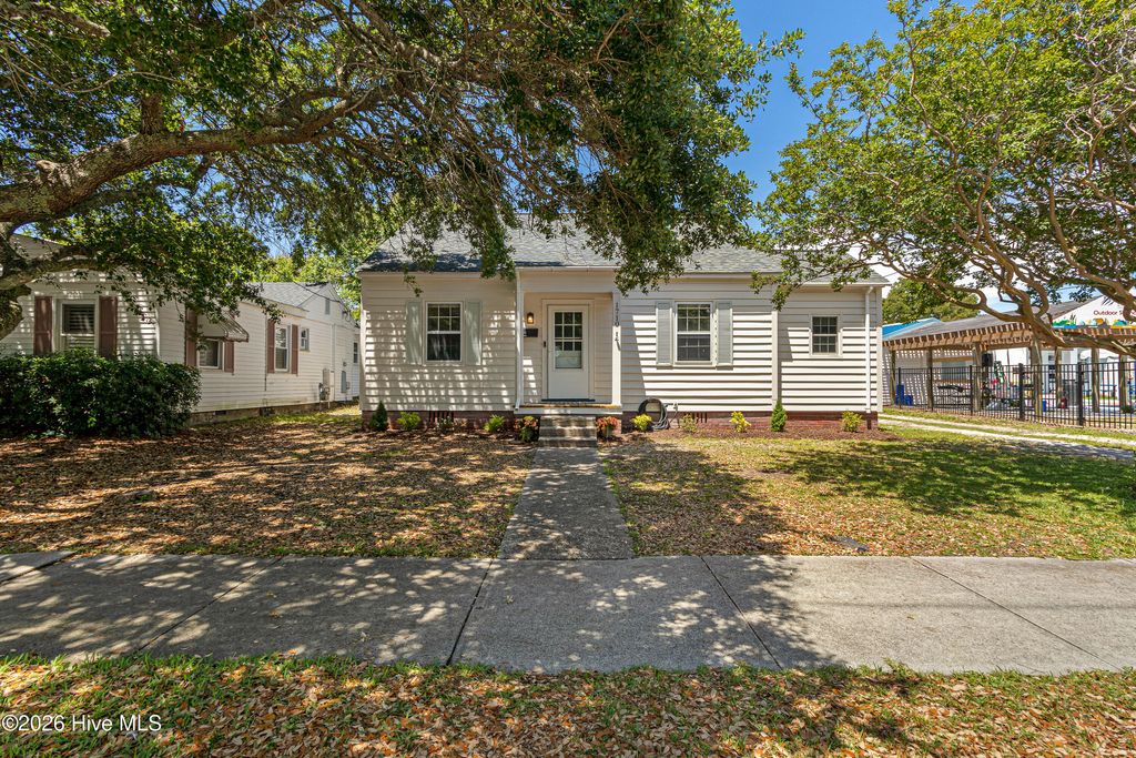 Photo of 1710 Shepard Street, Morehead City, NC 28557 (MLS # 100576896)