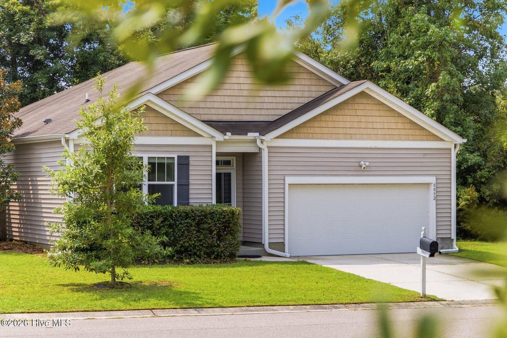 Photo of 8052 W Highcroft Drive NE, Leland, NC 28451 (MLS # 100592373)