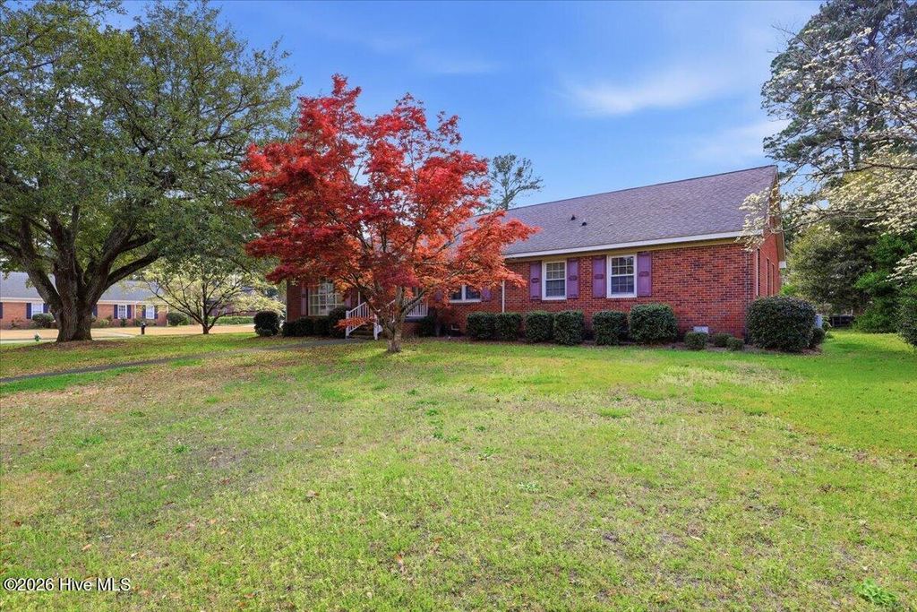 Photo of 1600 Saint Andrews Place, Kinston, NC 28504 (MLS # 100563060)