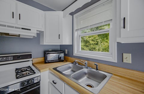 Tiny photo for 312 White Oak Street, Jacksonville, NC 28540 (MLS # 100589879)