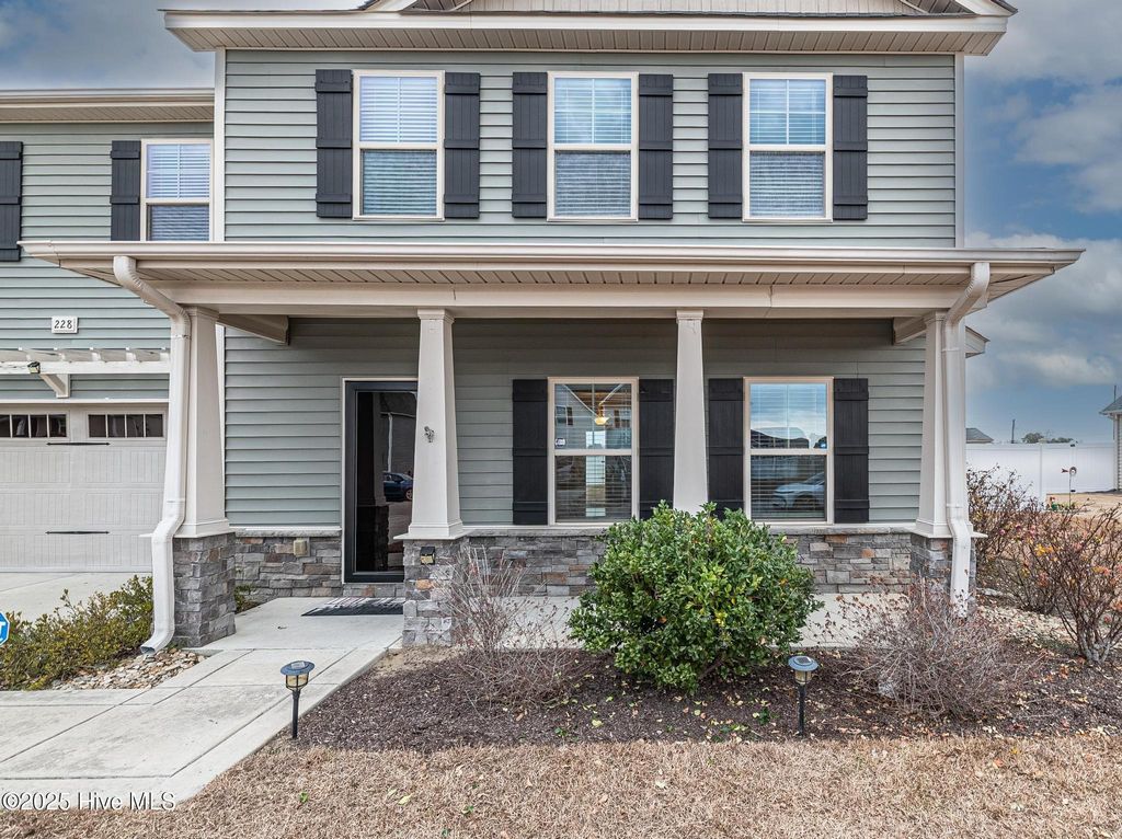 Photo of 228 Copper Creek Drive, Winterville, NC 28590 (MLS # 100547332)