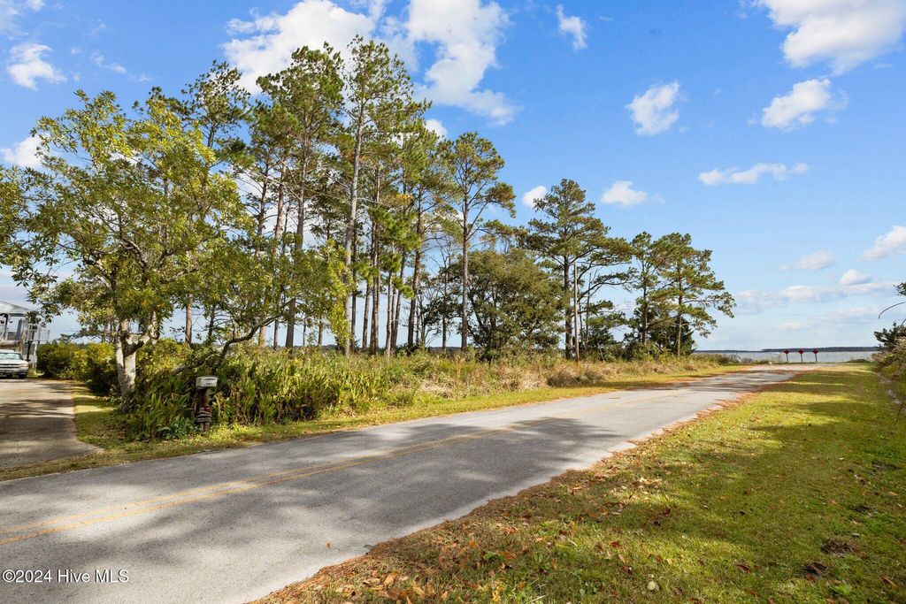 Photo of 211 S River Drive, Beaufort, NC 28516 (MLS # 100476769)