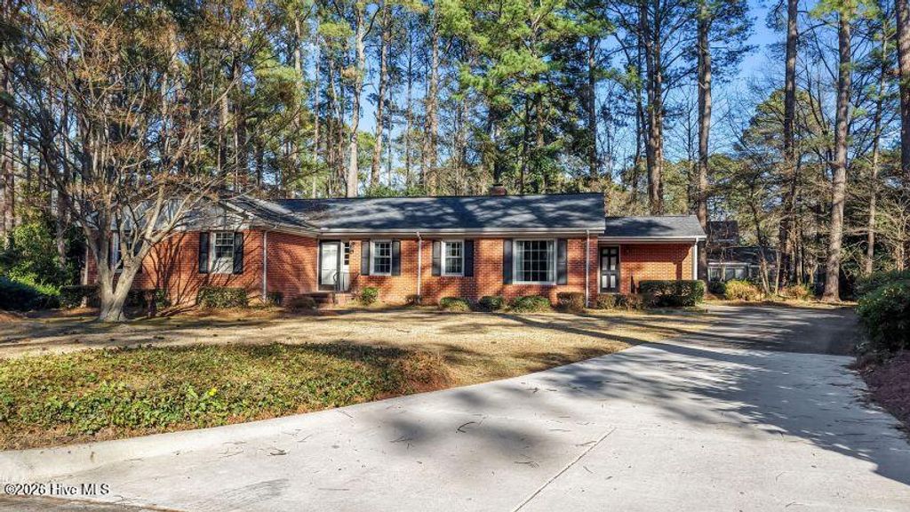 Photo of 1106 Peachtree Place NW, Wilson, NC 27896 (MLS # 100555036)