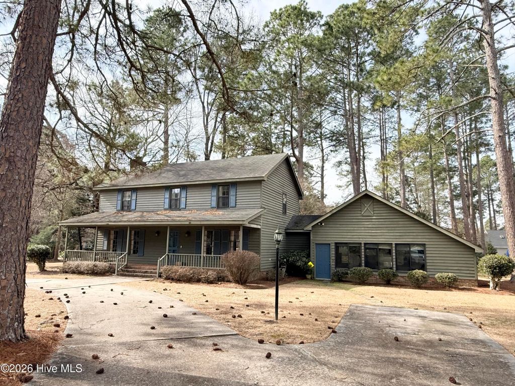 Photo of 8041 Saint Andrews Drive, Laurinburg, NC 28352 (MLS # 100552239)
