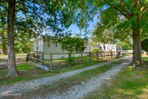 Homes For Sale - 215 Anderson Drive<br/> Hampstead, NC 28443