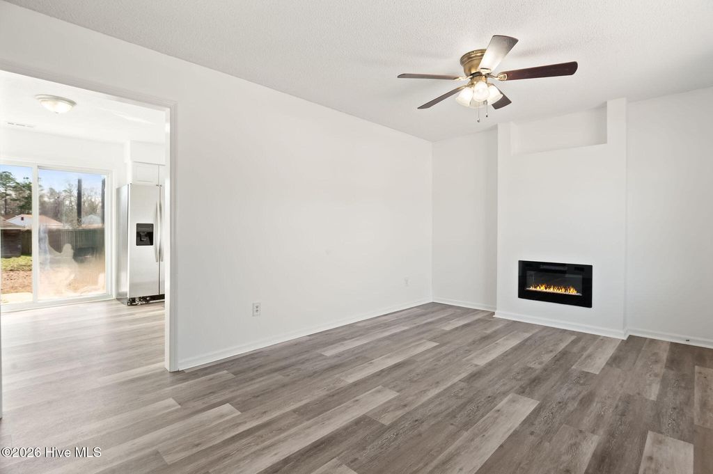 Photo of 461 Hunting Green Drive, Jacksonville, NC 28546 (MLS # 100556474)