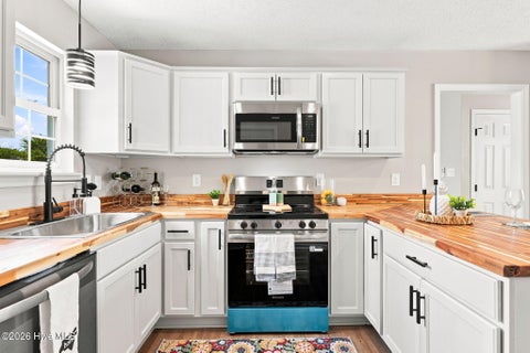 Tiny photo for 500 Shetland Place, Jacksonville, NC 28546 (MLS # 100591145)