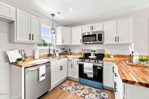 Tiny photo for 500 Shetland Place, Jacksonville, NC 28546 (MLS # 100591145)