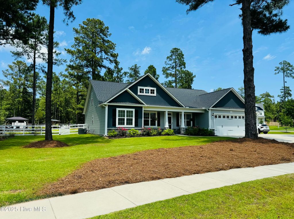 Photo of 930 Winds Way, Aberdeen, NC 28315 (MLS # 100546210)