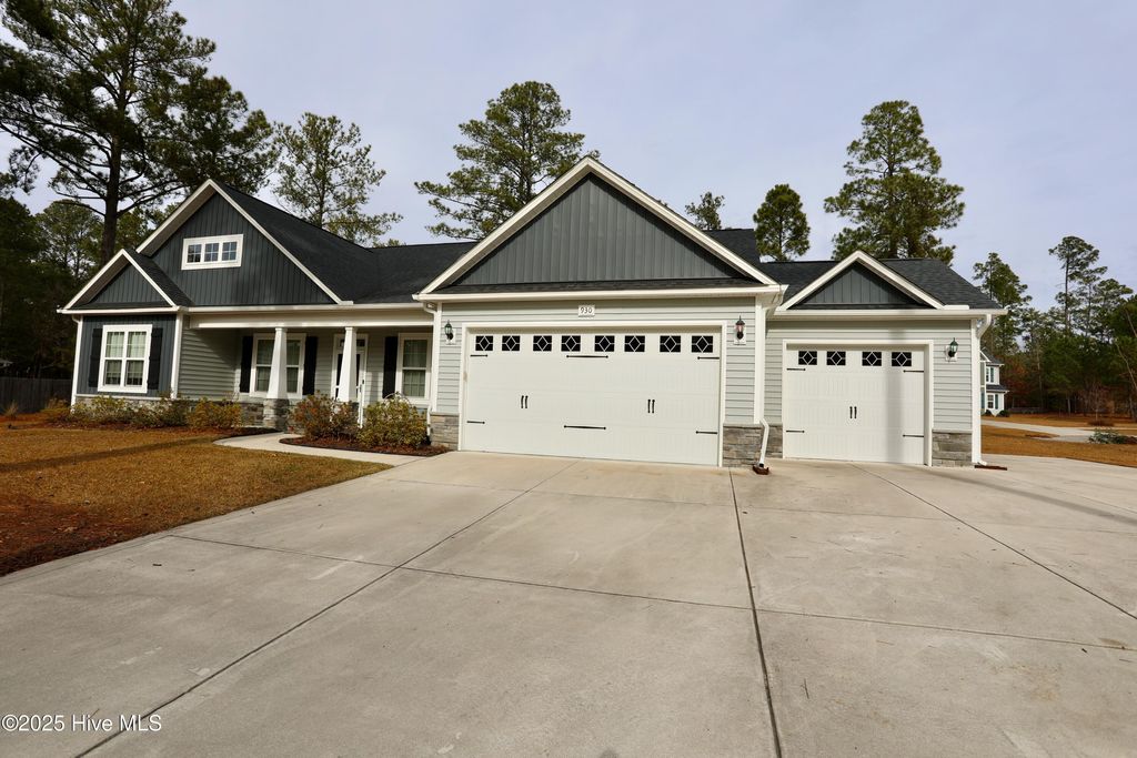 Photo of 930 Winds Way, Aberdeen, NC 28315 (MLS # 100546210)