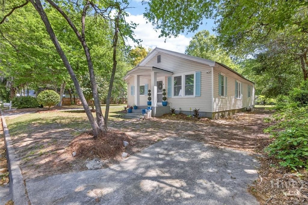 Photo of 8610 Gohler Avenue, Savannah, GA 31406 (MLS # SA353469)