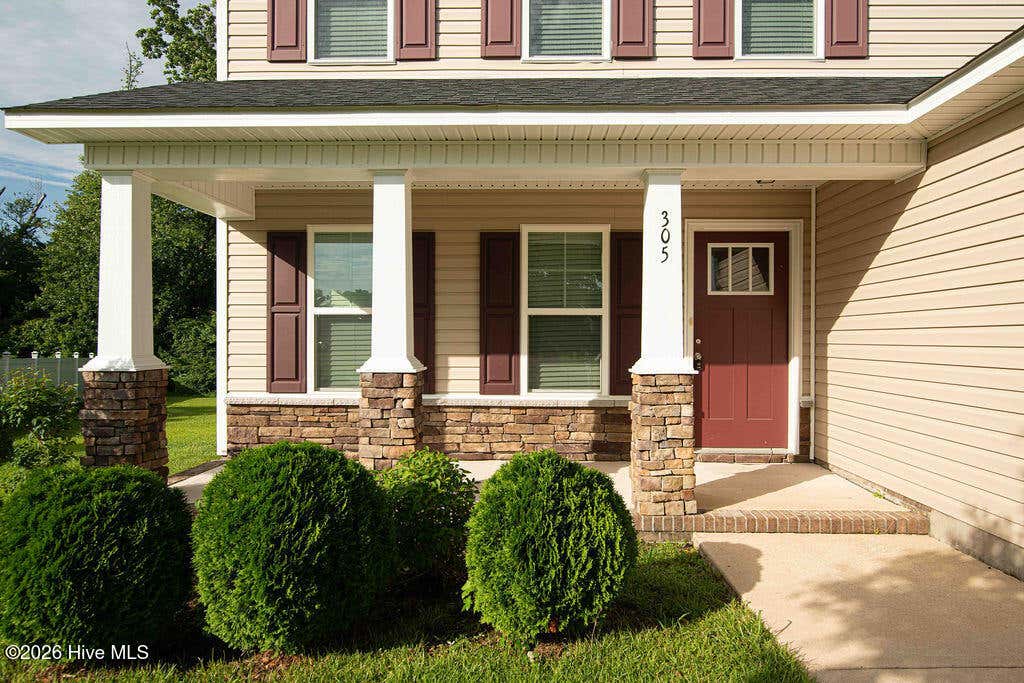 Photo of 305 Ridge Land Court, Maysville, NC 28555 (MLS # 100583938)
