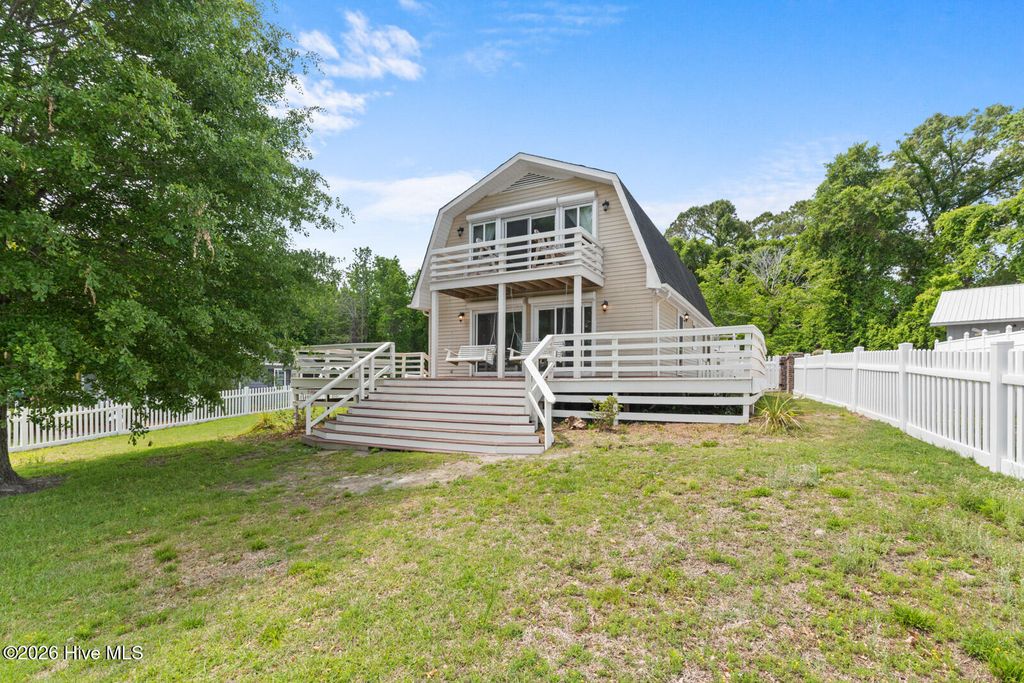 Photo of 524 Odum Drive, Hubert, NC 28539 (MLS # 100573342)