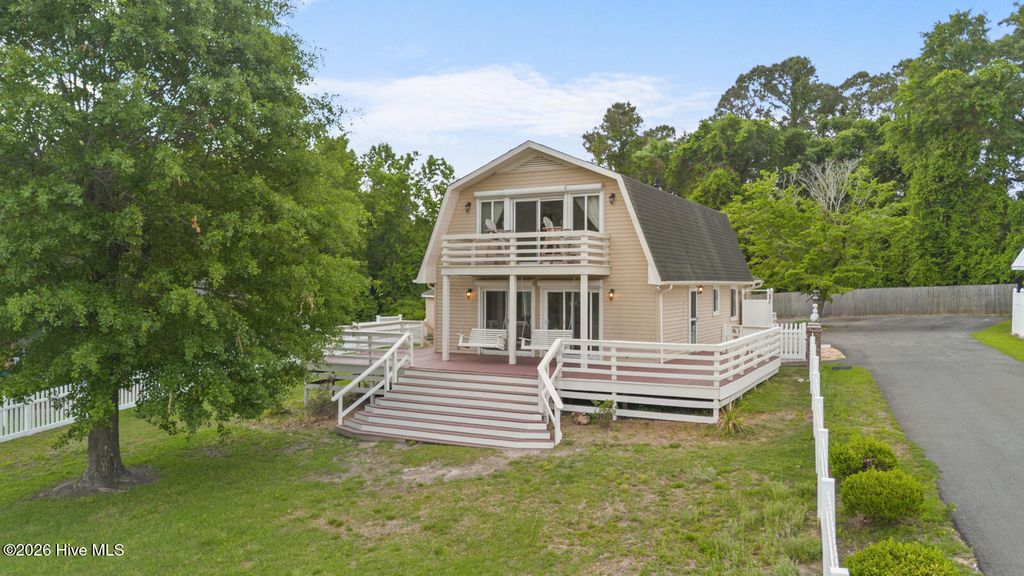 Photo of 524 Odum Drive, Hubert, NC 28539 (MLS # 100573342)