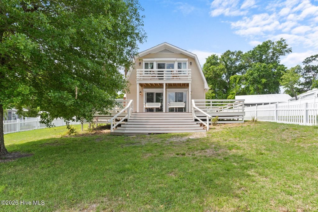 Photo of 524 Odum Drive, Hubert, NC 28539 (MLS # 100573342)
