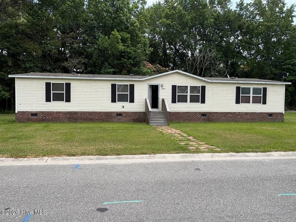 Photo of 5927 Berkley Drive, Grifton, NC 28530 (MLS # 100581739)