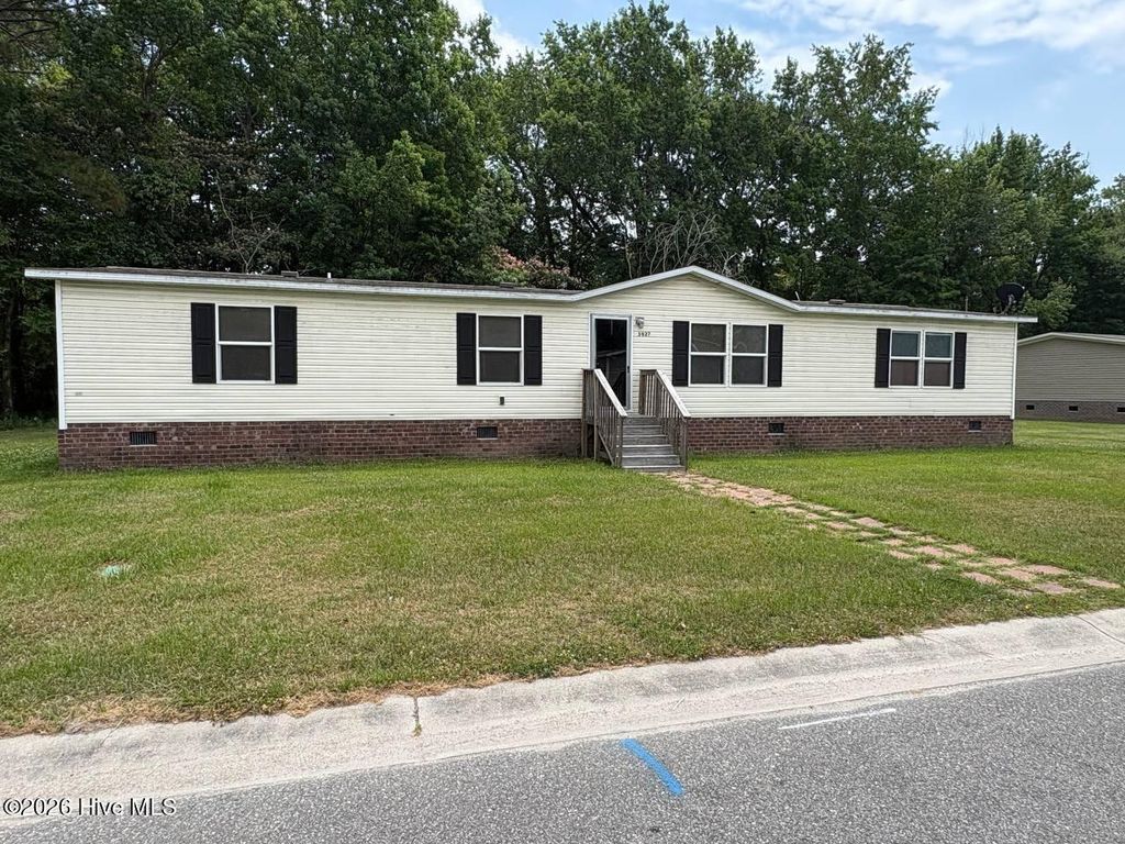 Photo of 5927 Berkley Drive, Grifton, NC 28530 (MLS # 100581739)