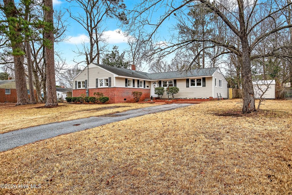 Photo of 709 Davis Street, Jacksonville, NC 28540 (MLS # 100552598)