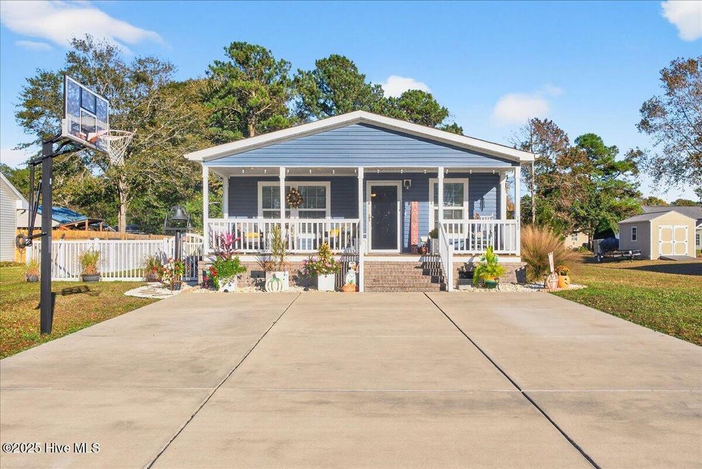 Photo of 1617 Gate 1 Drive SW, Ocean Isle Beach, NC 28469 (MLS # 100540840)