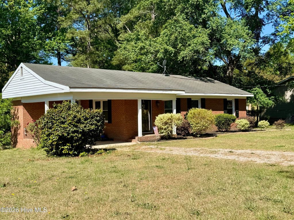 Photo of 1003 Rainwater Lane, Rockingham, NC 28379 (MLS # 100568281)