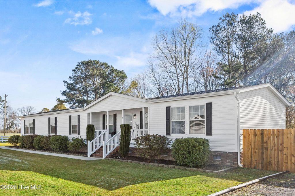 Photo of 101 R &amp; B Court, Chinquapin, NC 28521 (MLS # 100560737)