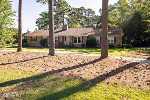 Homes For Sale - 202 Forest Drive<br/> Clinton, NC 28328