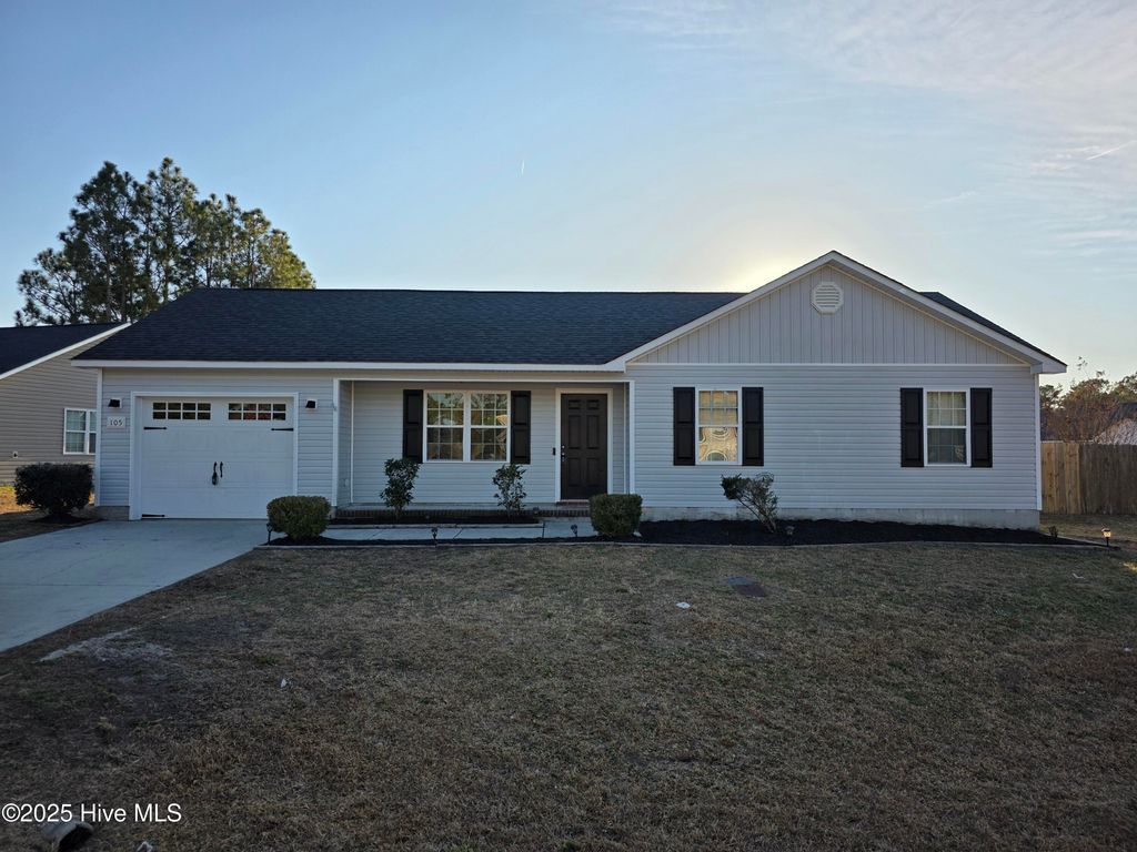 Photo of 105 Marina Leigh Drive, Hubert, NC 28539 (MLS # 100546824)