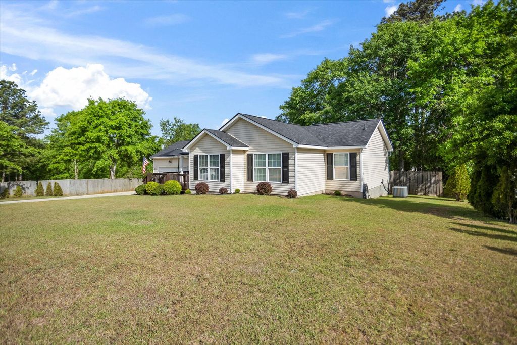 Photo of 17 Stephens Mill Court, North Augusta, SC 29860 (MLS # 554435)