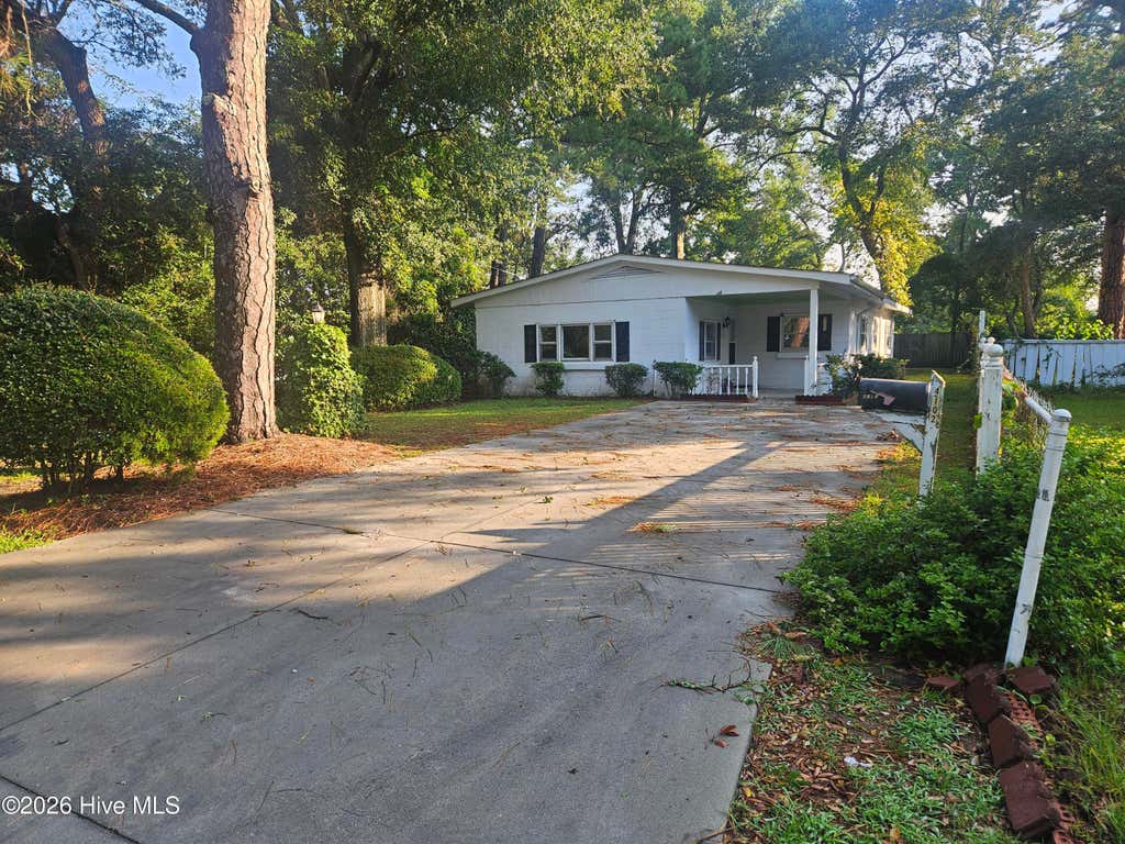 Photo of 4102 Sound Drive, Morehead City, NC 28557 (MLS # 100592238)