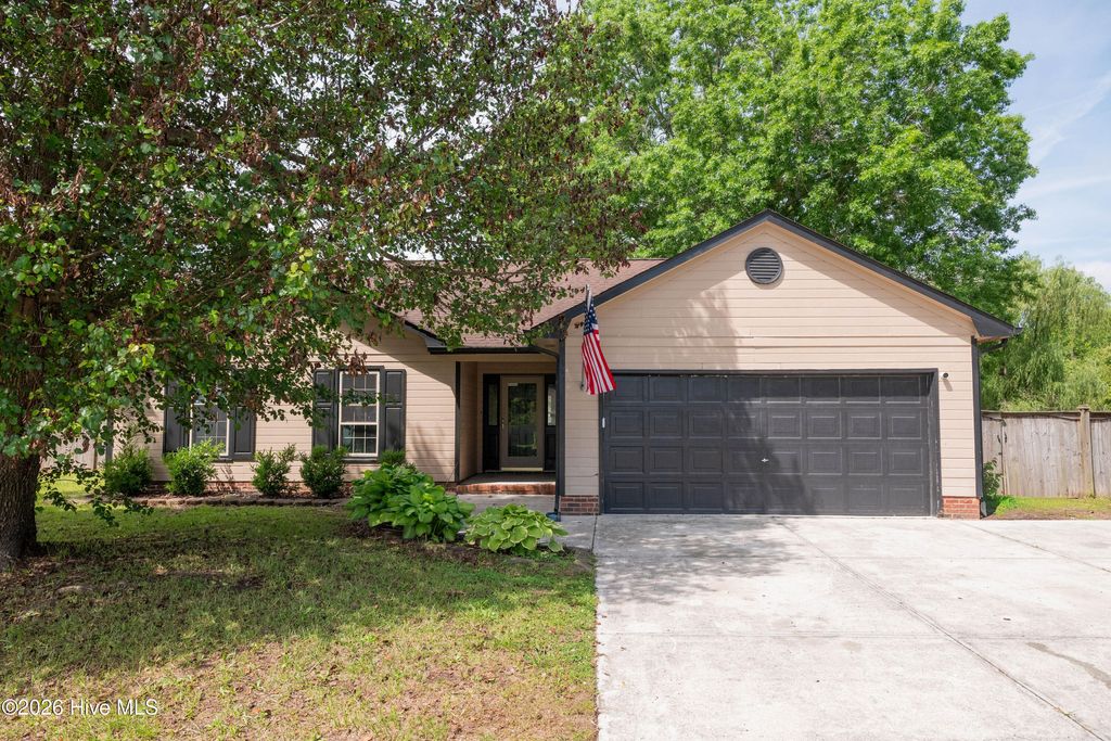Photo of 803 Mandarin Trail, Jacksonville, NC 28540 (MLS # 100575531)