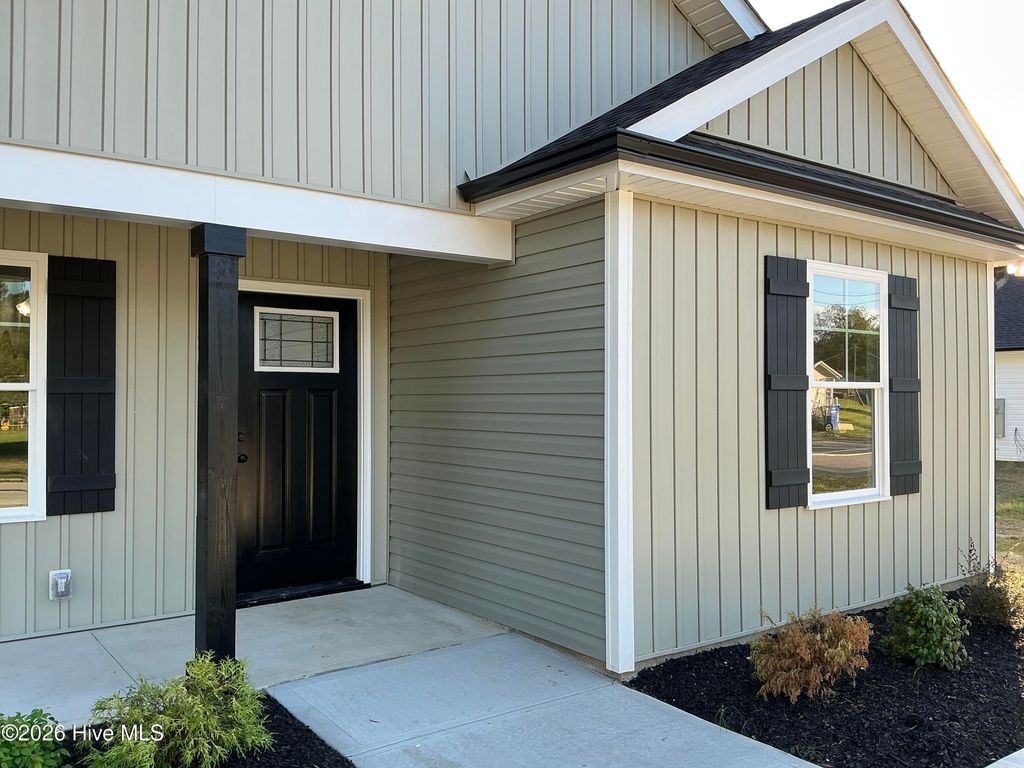 Photo of 518 Crump Street, Smithfield, NC 27577 (MLS # 100554581)