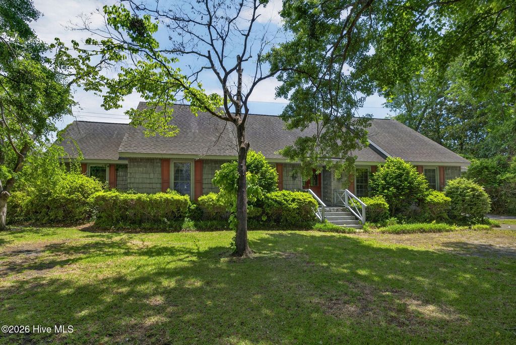 Photo of 222 Greenwich Lane, Wilmington, NC 28409 (MLS # 100572401)