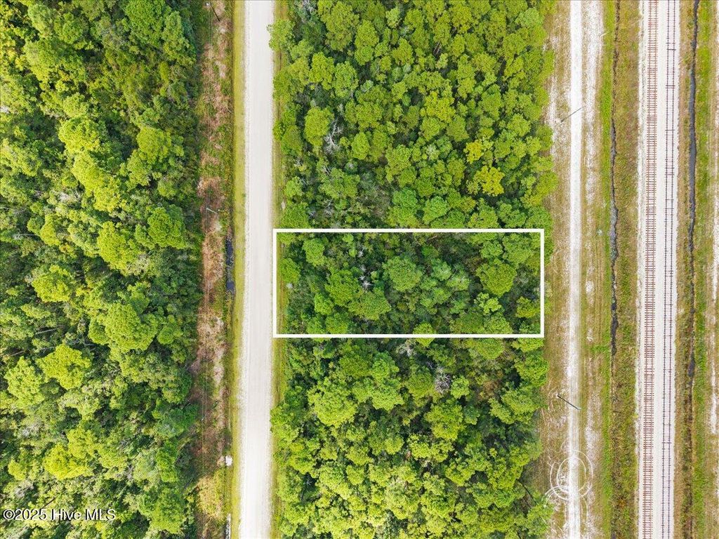 Photo of 458 Redwood Drive, Southport, NC 28461 (MLS # 100533009)