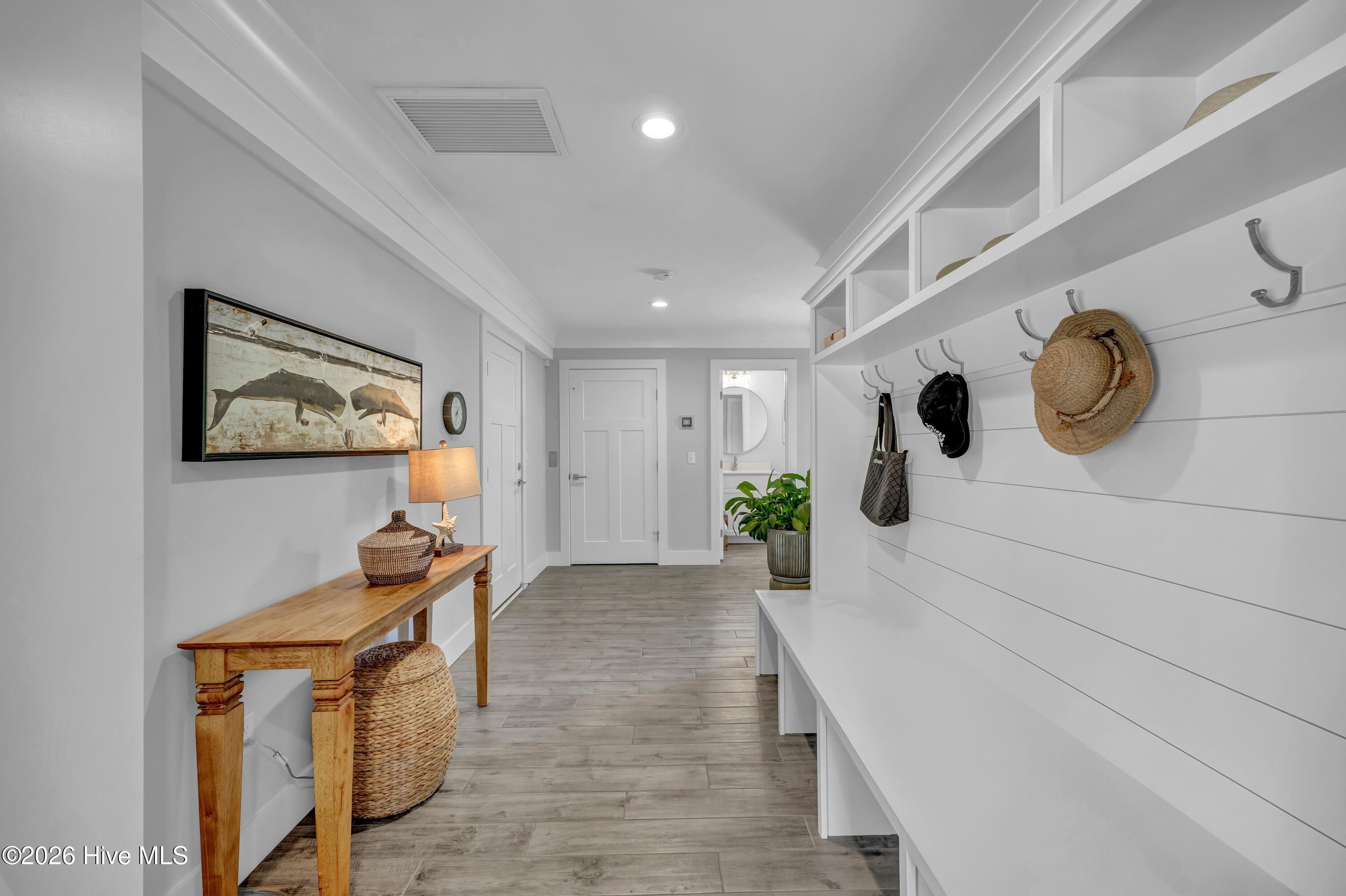 714 Sloop Pointe Lane