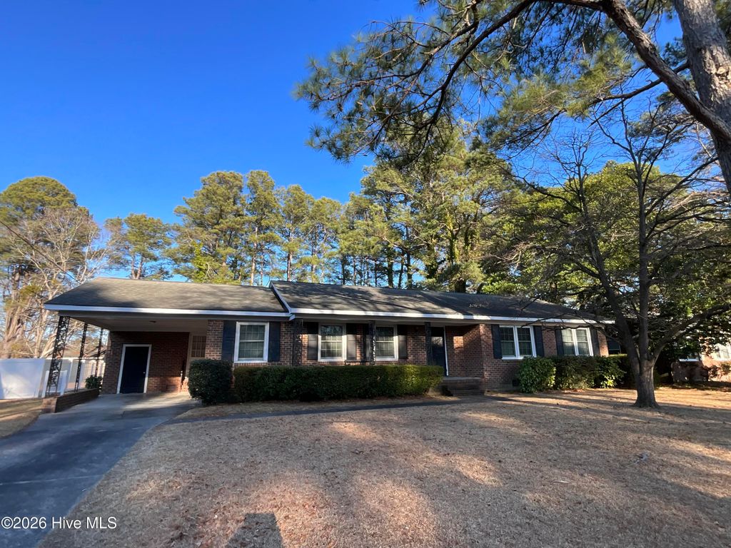 Photo of 207 Kirkland Drive, Greenville, NC 27858 (MLS # 100550329)