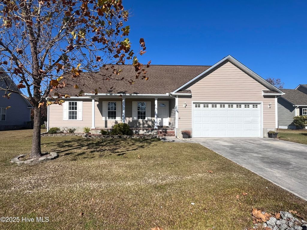 Photo of 902 Eastman Creek Drive, Beaufort, NC 28516 (MLS # 100541803)