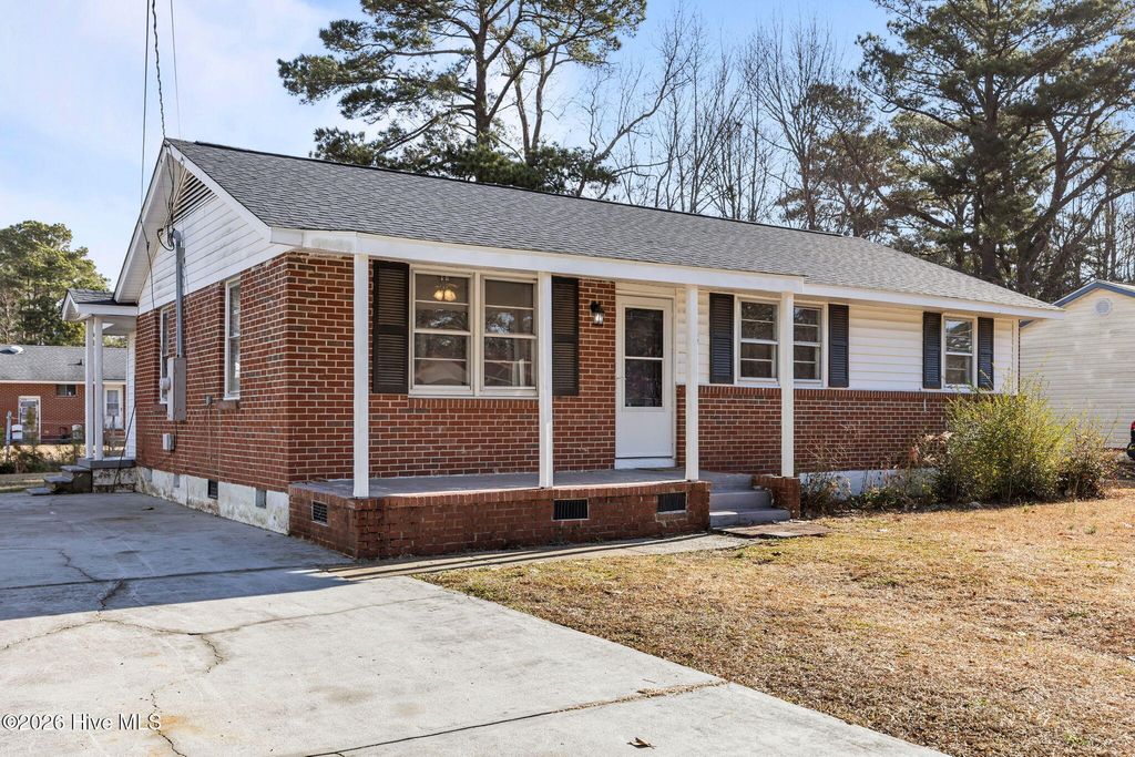 Photo of 115 Armstrong Drive, Jacksonville, NC 28540 (MLS # 100555911)